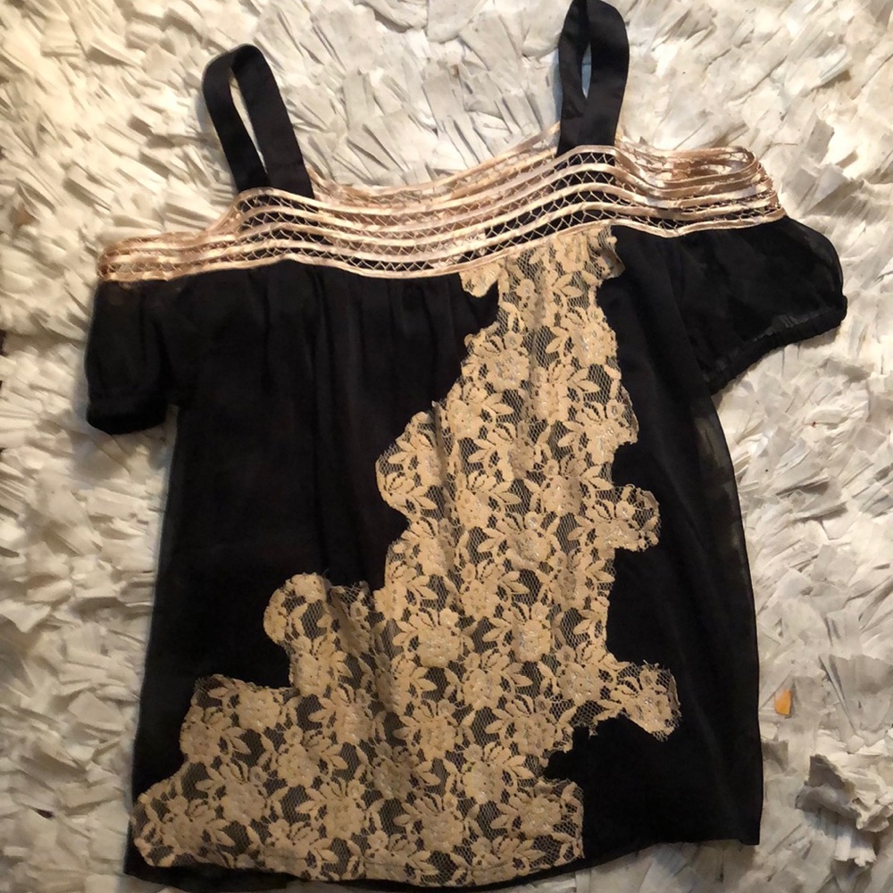 YAYA CLUB WOMENS SHIRT SIZE SMALL